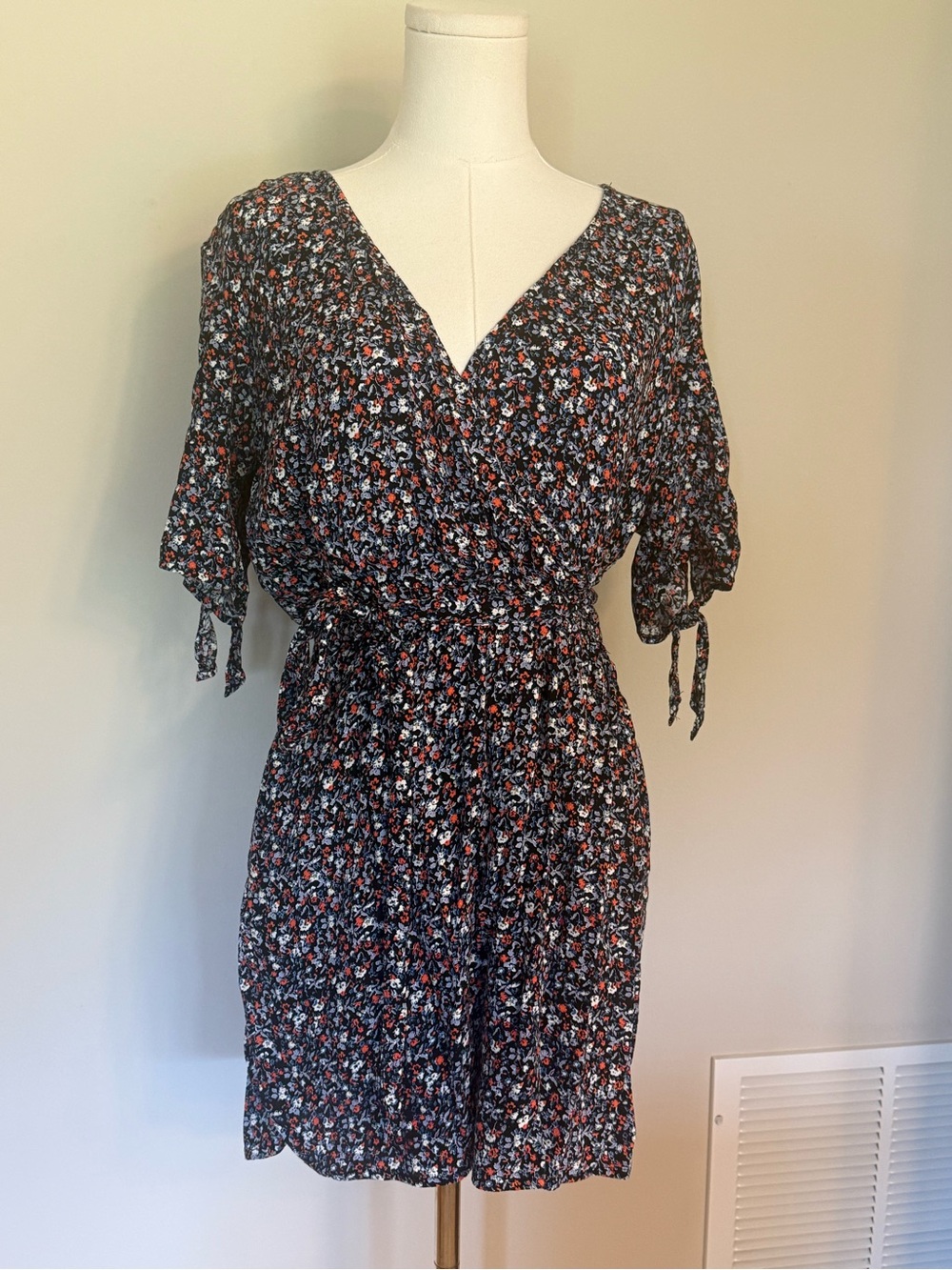 GAP Black Floral Mini Dress with Red White & Blue American Preppy Feminine M
